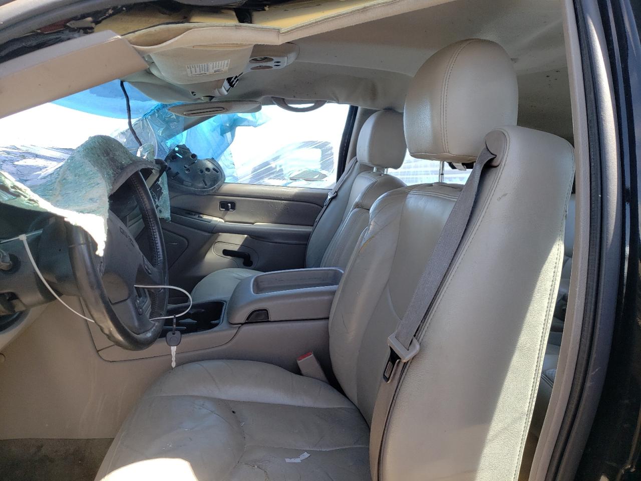 Photo 5 from auction – 2004 GMC YUKON with VIN 1GKEC13T04R261269