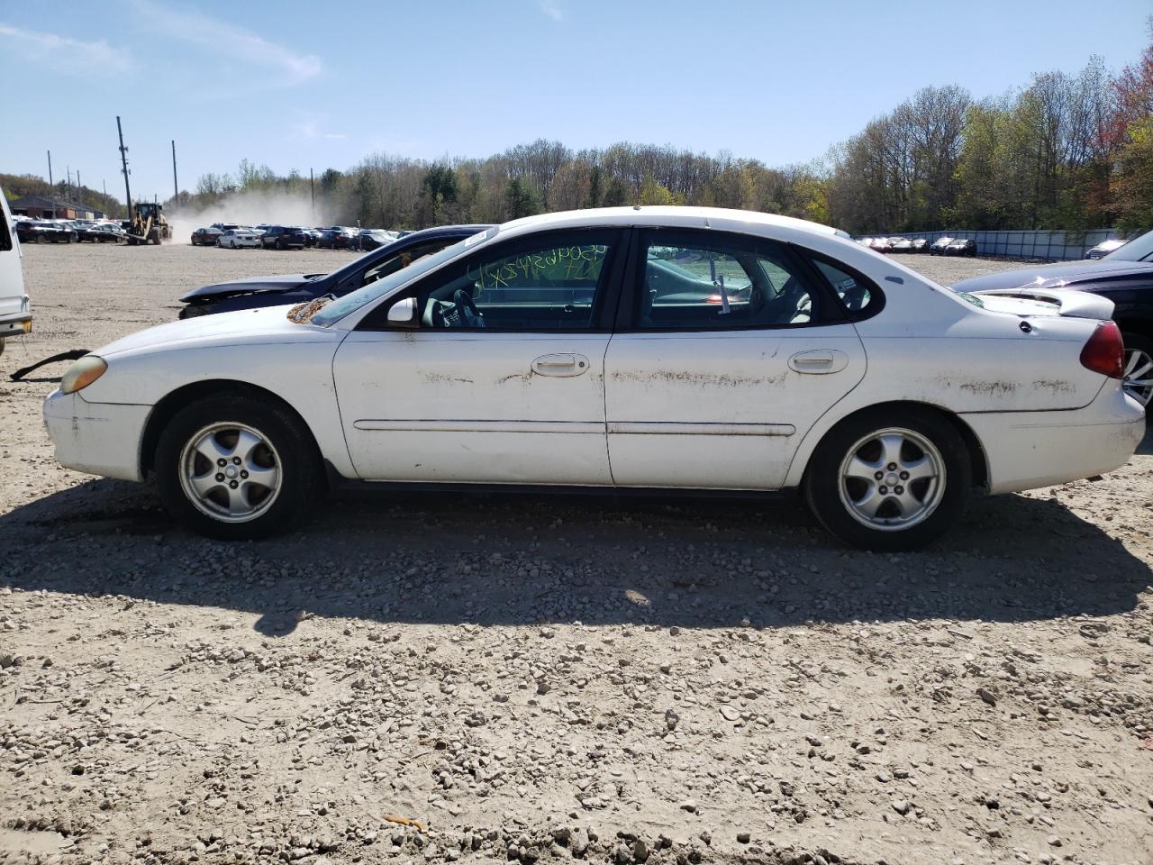 Photo 9 from auction – 2003 FORD TAURUS with VIN 1FAFP55U63A265847