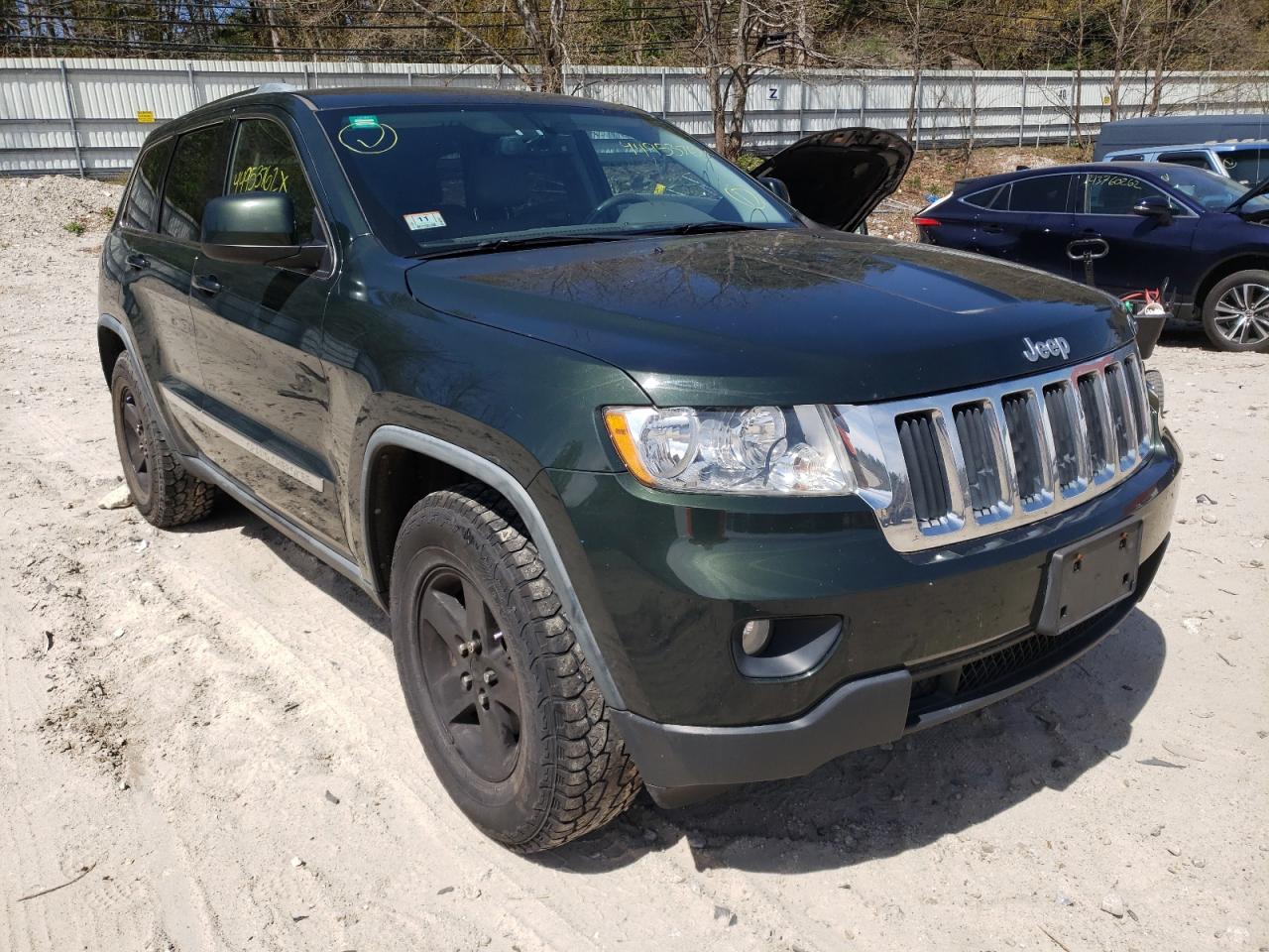 JEEP GRAND CHER 2011 with VIN 1J4RR4GG3BC735896 - Photo from auction