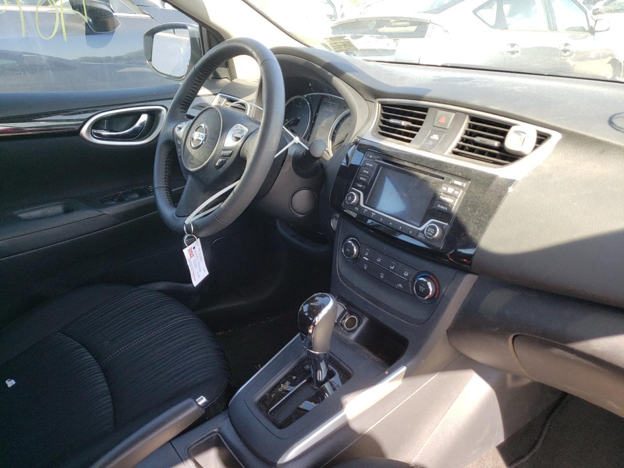 Photo 9 from auction – 2017 NISSAN SENTRA S with VIN 3N1AB7AP5HY333897