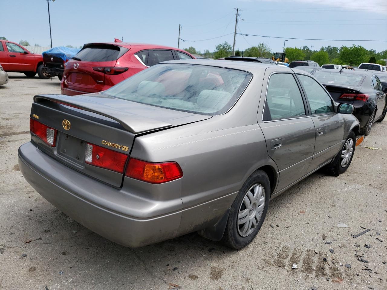 Photo 4 from auction – 2001 TOYOTA CAMRY CE with VIN 4T1BG28K51U044801