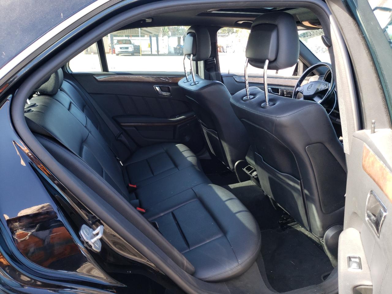 Photo 6 from auction – 2011 MERCEDES-BENZ E 350 4MAT with VIN WDDHF8HB2BA454372
