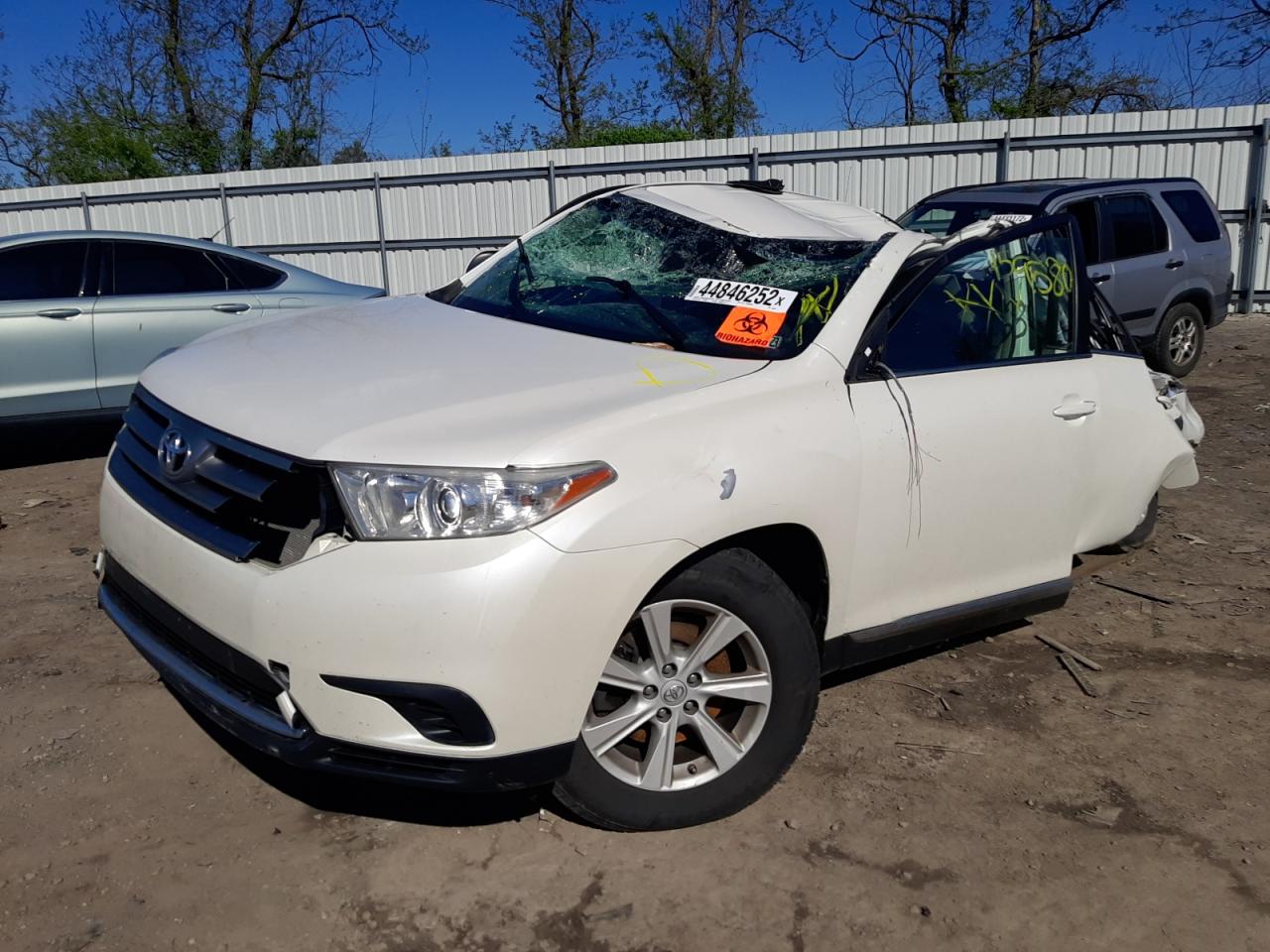 Photo 2 from auction – 2013 TOYOTA HIGHLANDER with VIN 5TDBK3EH3DS218536