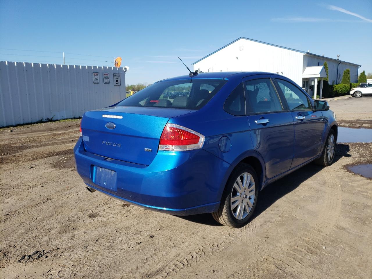 Photo 4 from auction – 2011 FORD FOCUS SEL with VIN 1FAHP3HN9BW148511