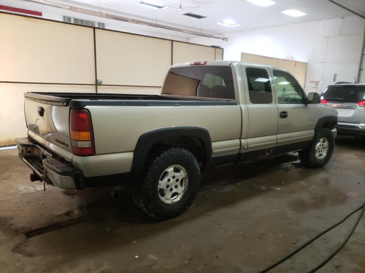 Photo 4 from auction – 1999 CHEVROLET SILVERADO with VIN 2GCEK19T9X1219296