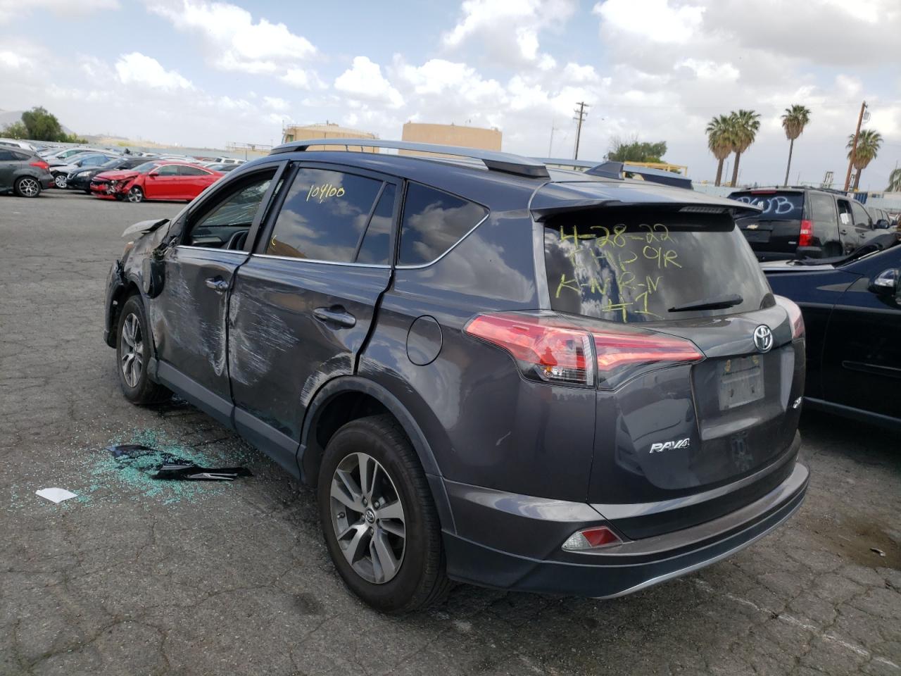 Photo 3 from auction – 2017 TOYOTA RAV4 XLE with VIN 2T3WFREV6HW344280