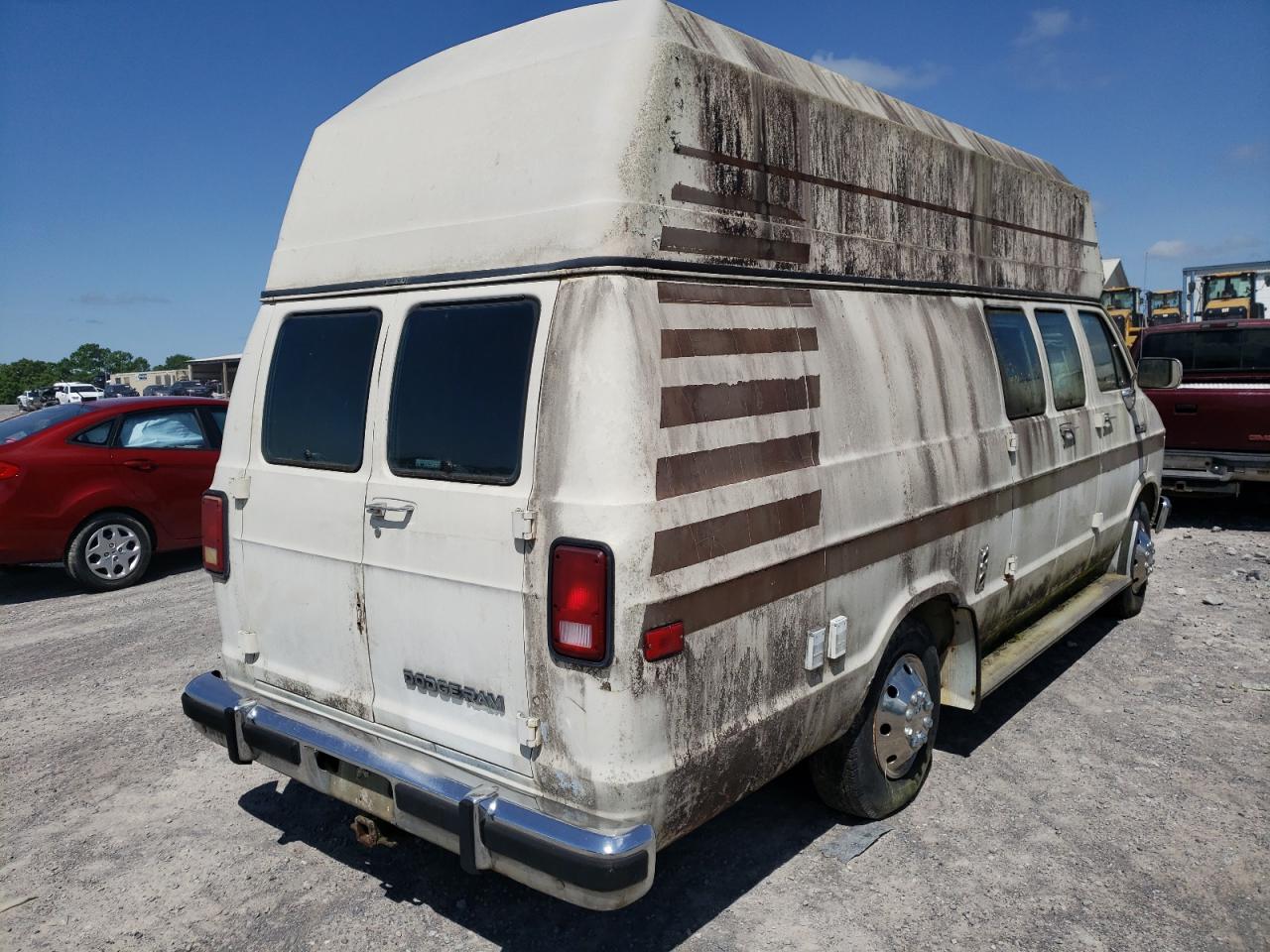 Photo 4 from auction – 1992 DODGE RAM VAN B3 with VIN 2B7KB31Z1NK115889
