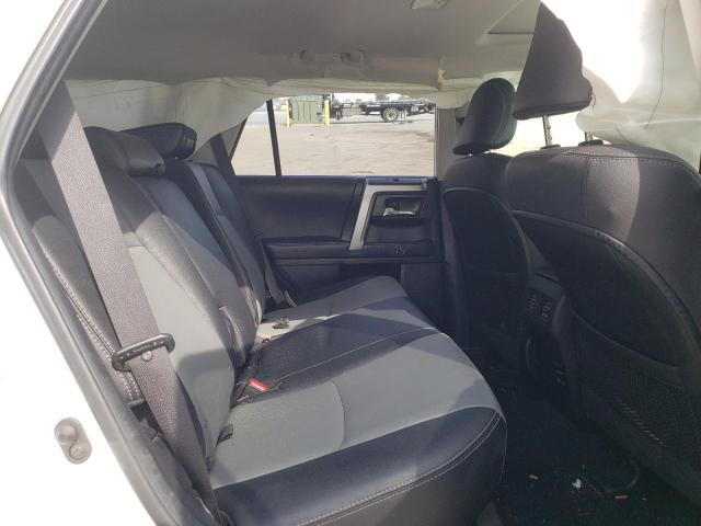 Photo 6 from auction – 2018 TOYOTA 4RUNNER SR with VIN JTEBU5JR5J5512957