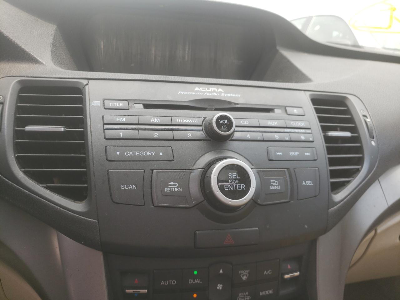 Photo 9 from auction – 2009 ACURA TSX with VIN JH4CU26669C020787