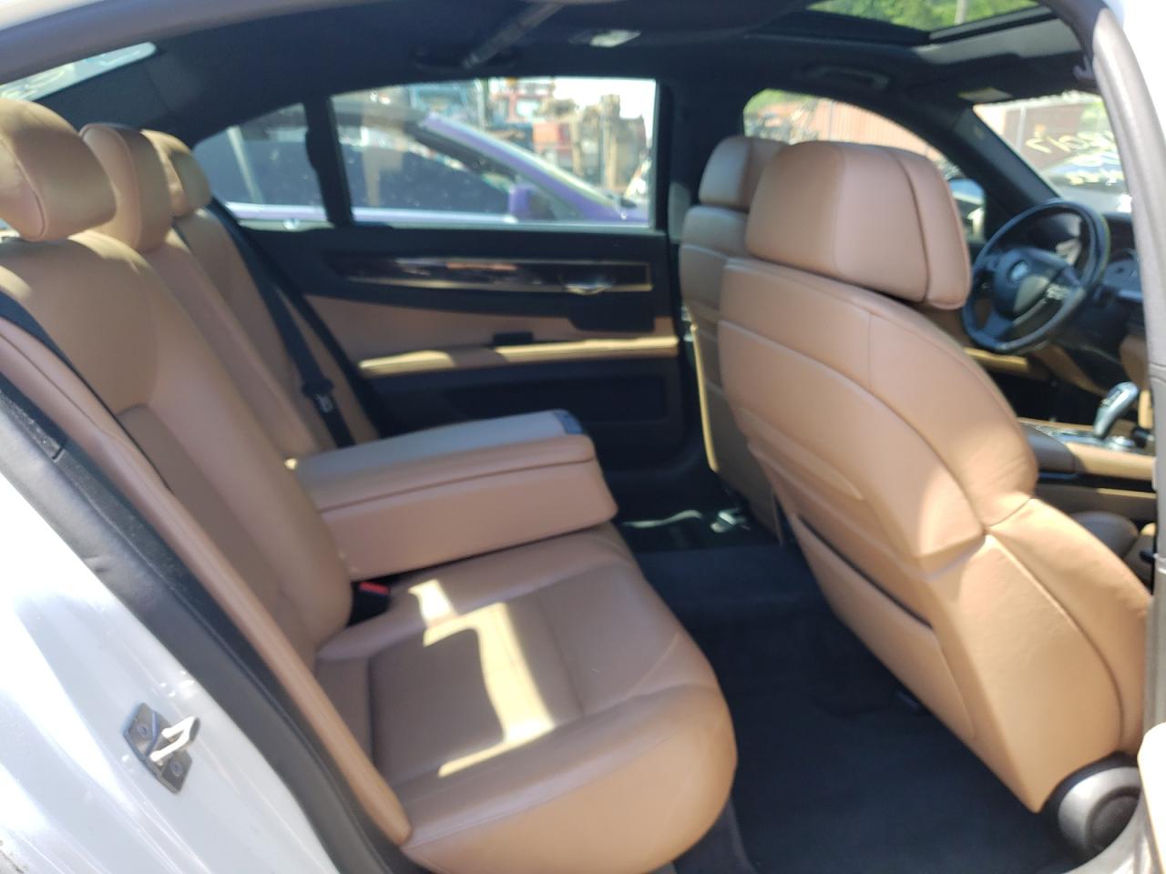 Photo 6 from auction – 2011 BMW 750 LI with VIN WBAKB8C51BC851800