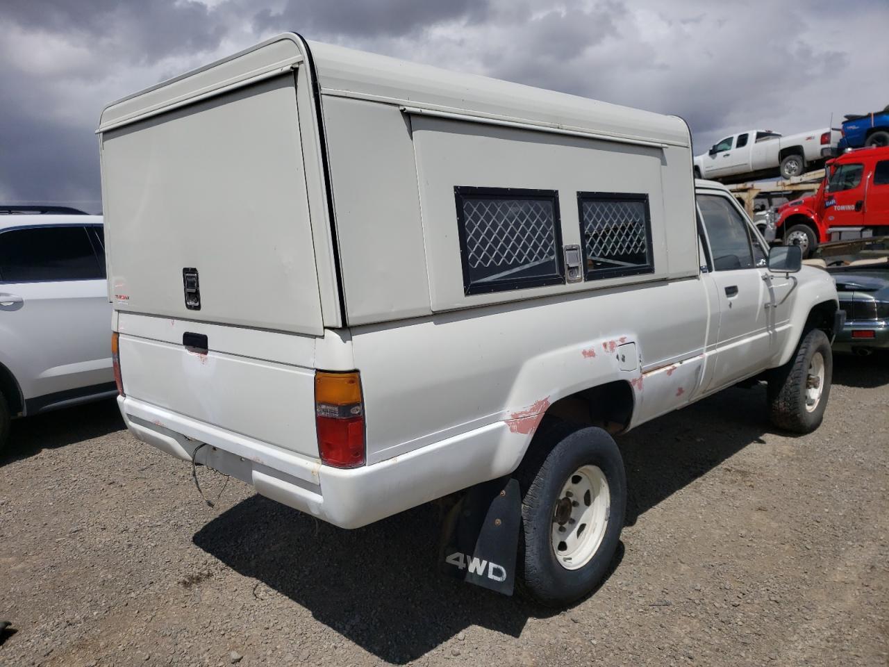 Photo 4 from auction – 1984 TOYOTA PICKUP RN6 with VIN JT4RN65D0E5015941