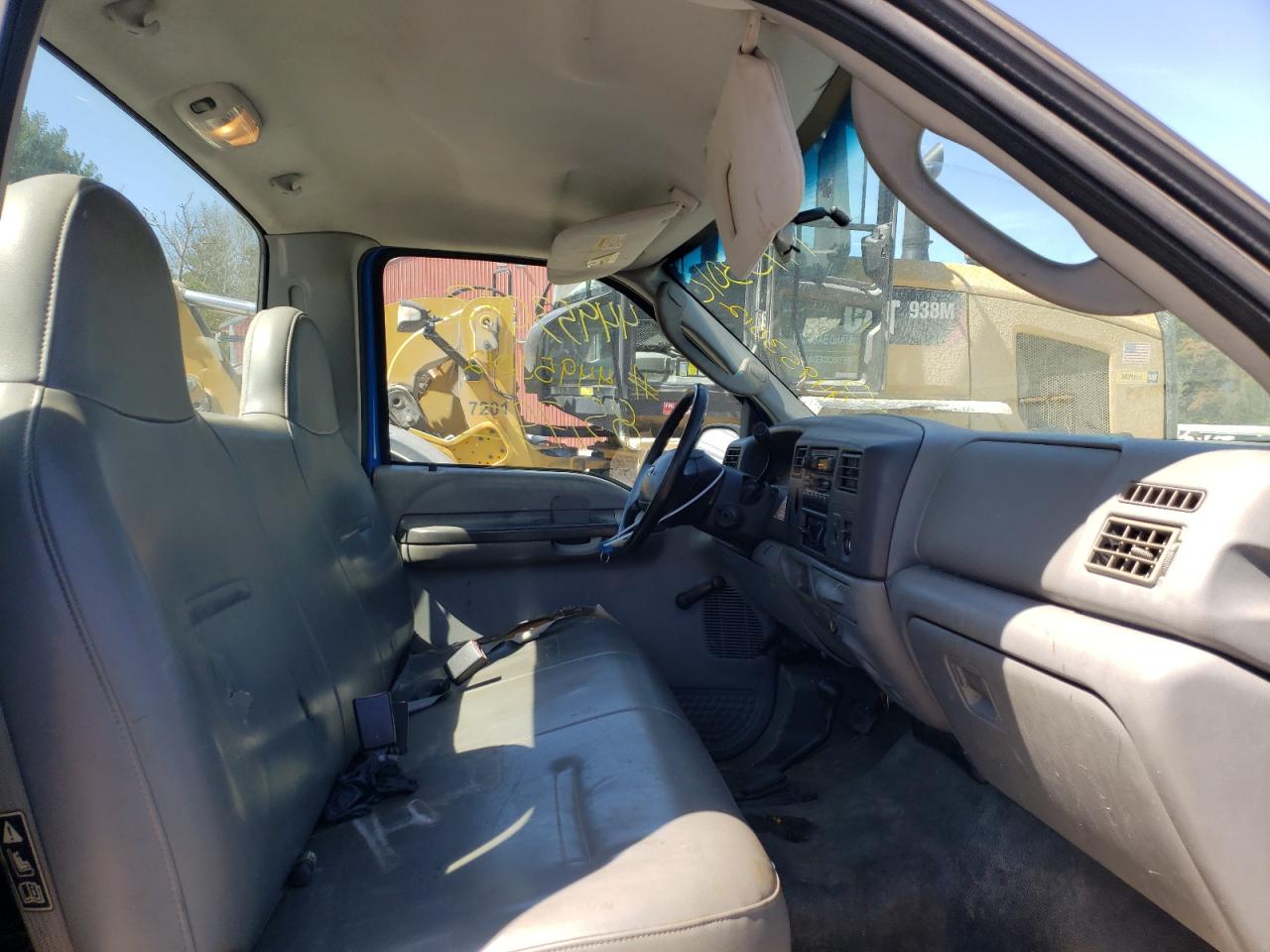 Photo 5 from auction – 2003 FORD F250 SUPER with VIN 1FTNF21L83EA62715