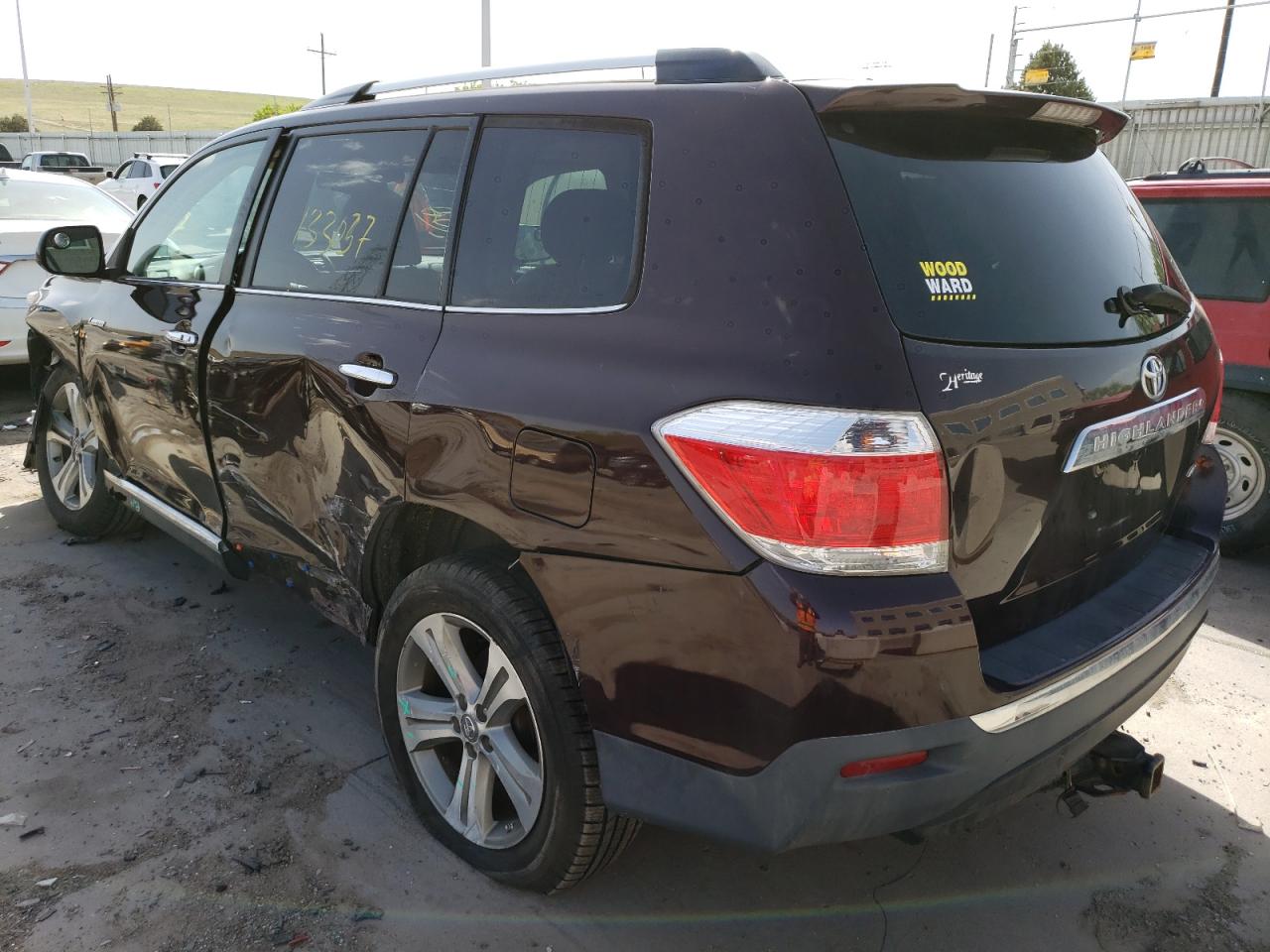 Photo 3 from auction – 2012 TOYOTA HIGHLANDER with VIN 5TDDK3EH0CS096001