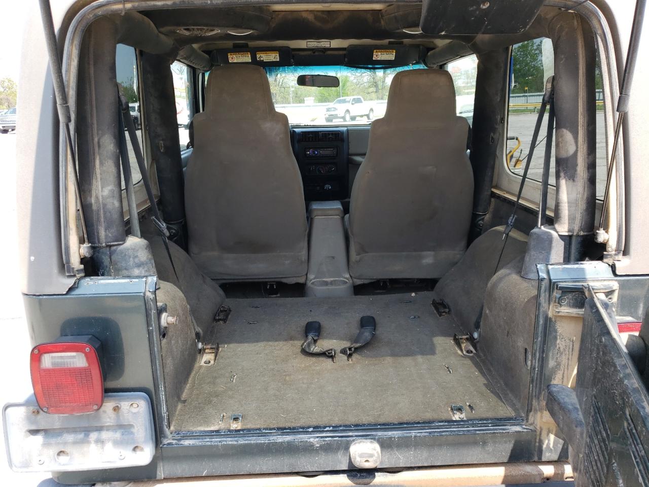 Photo 6 from auction – 2004 JEEP WRANGLER X with VIN 1J4FA39S44P701869