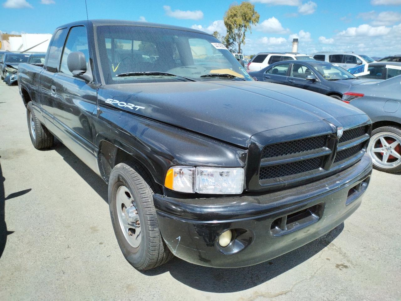 DODGE RAM 1500 2001 with VIN 3B7HC13Z71G204527 - Photo from auction
