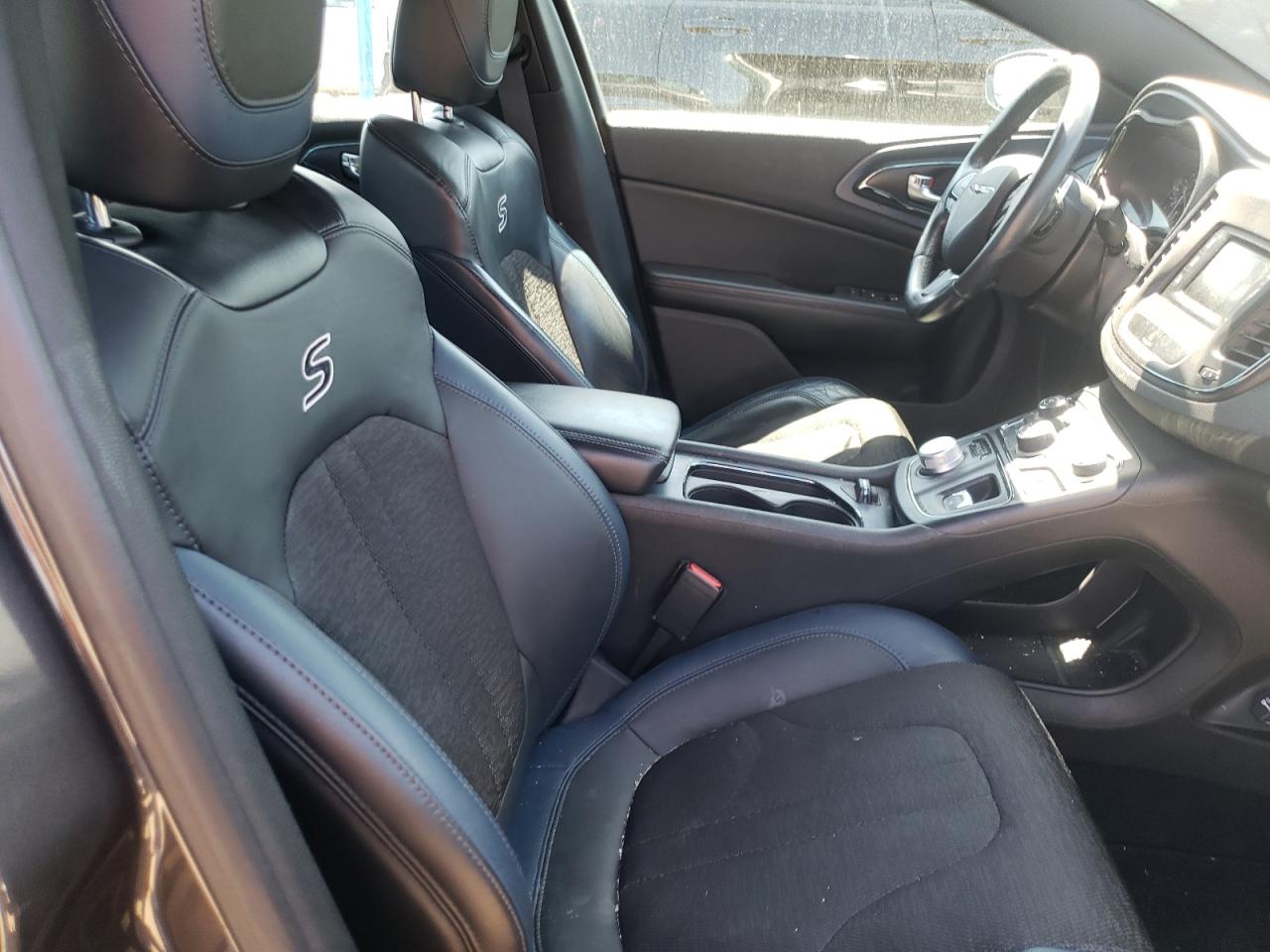 Photo 5 from auction – 2015 CHRYSLER 200 S with VIN 1C3CCCBB3FN559689