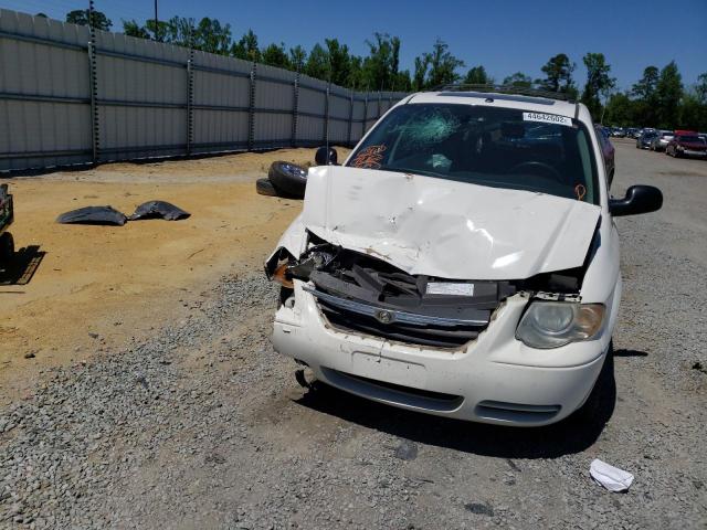 Photo 9 from auction – 2006 CHRYSLER TOWN & COU with VIN 2A4GP54L76R871157