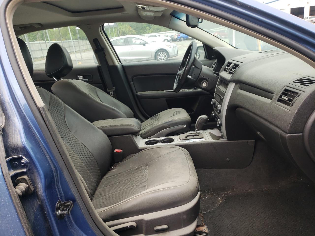 Photo 5 from auction – 2010 MERCURY MILAN PREM with VIN 3MEHM0JG8AR658667