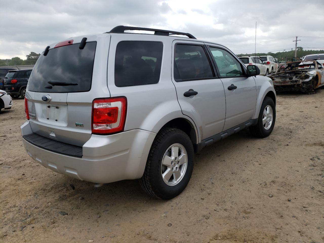 صورة رقم 4 من المزاد - 2011 FORD ESCAPE XLT مع VIN 1FMCU0DG7BKC70368