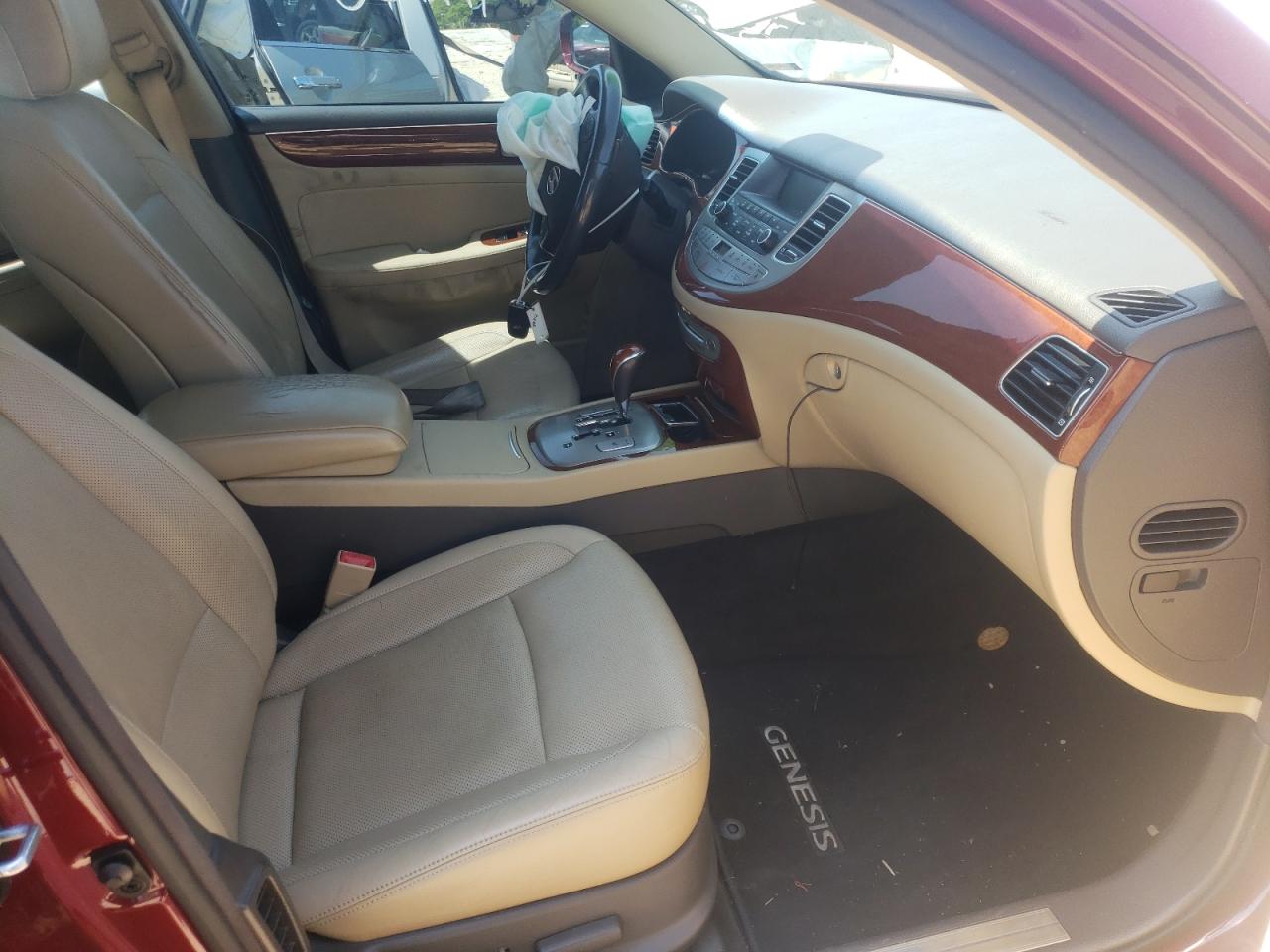 Photo 5 from auction – 2013 HYUNDAI GENESIS 3. with VIN KMHGC4DD7DU219462