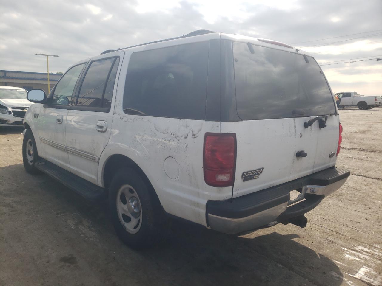 Photo 3 from auction – 2000 FORD EXPEDITION with VIN 1FMRU1561YLA95382