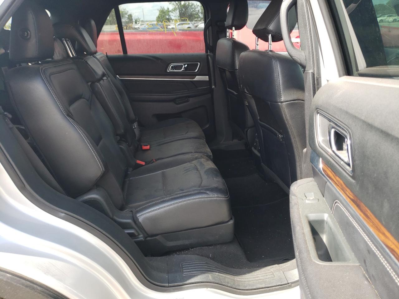 Photo 6 from auction – 2019 FORD EXPLORER L with VIN 1FM5K7F86KGB16167