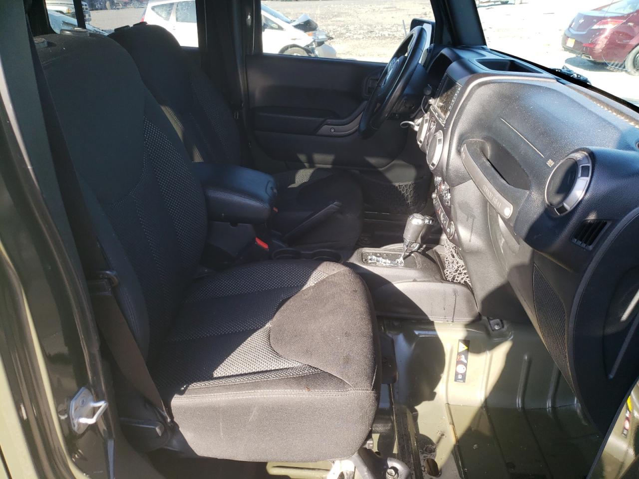Photo 5 from auction – 2016 JEEP WRANGLER U with VIN 1C4BJWDGXGL114046