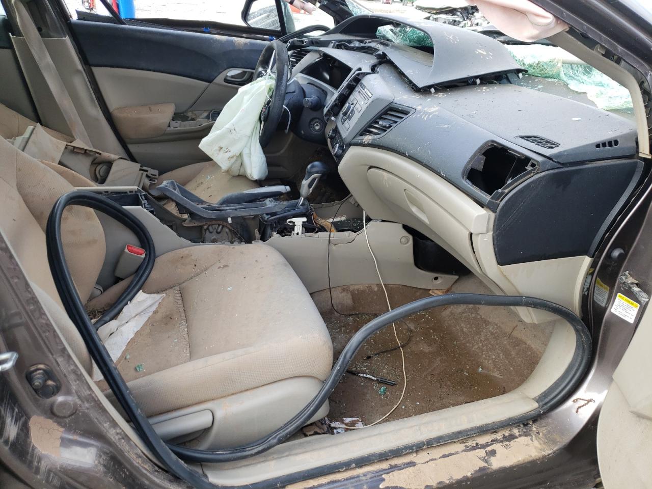 Photo 5 from auction – 2012 HONDA CIVIC LX with VIN 2HGFB2F55CH610058