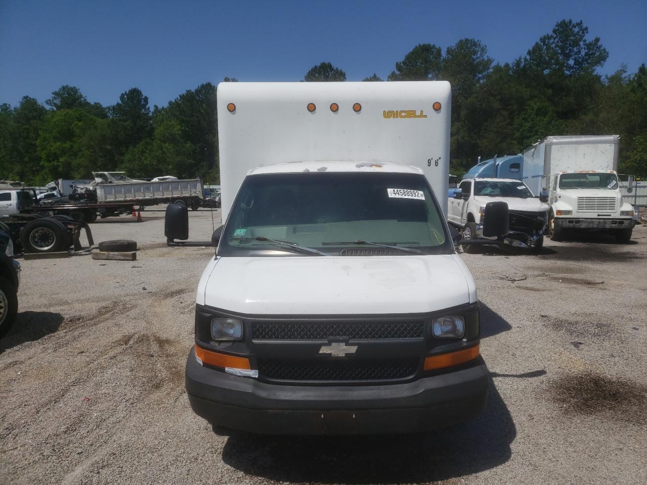 Photo 9 from auction – 2004 CHEVROLET EXPRESS G3 with VIN 1GBJG31U941156352
