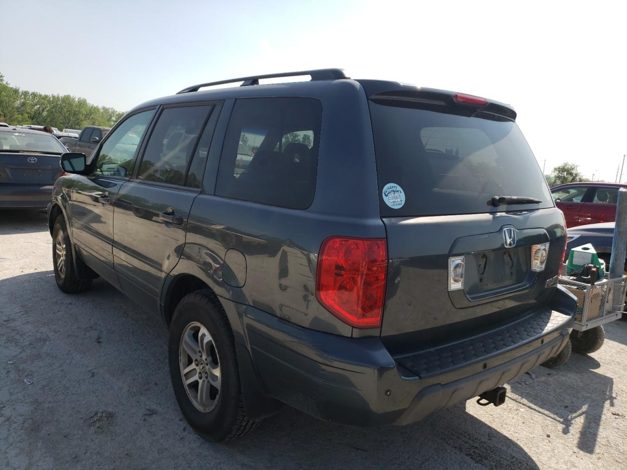 Photo 3 from auction – 2005 HONDA PILOT EXL with VIN 5FNYF18505B041986