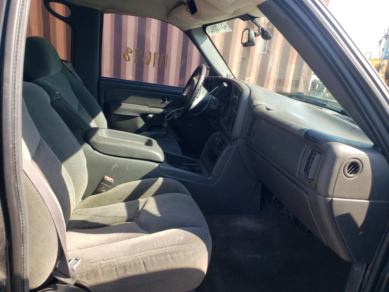 Photo 5 from auction – 2004 CHEVROLET SILVERADO with VIN 1GCGC23U74F104911
