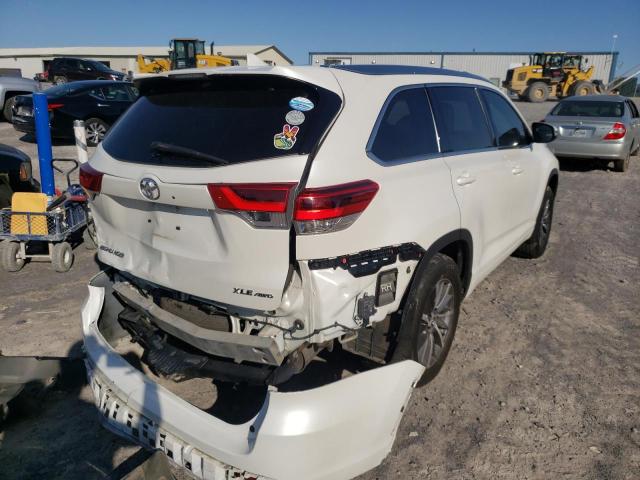 Photo 4 from auction – 2018 TOYOTA HIGHLANDER with VIN 5TDJZRFH9JS551473