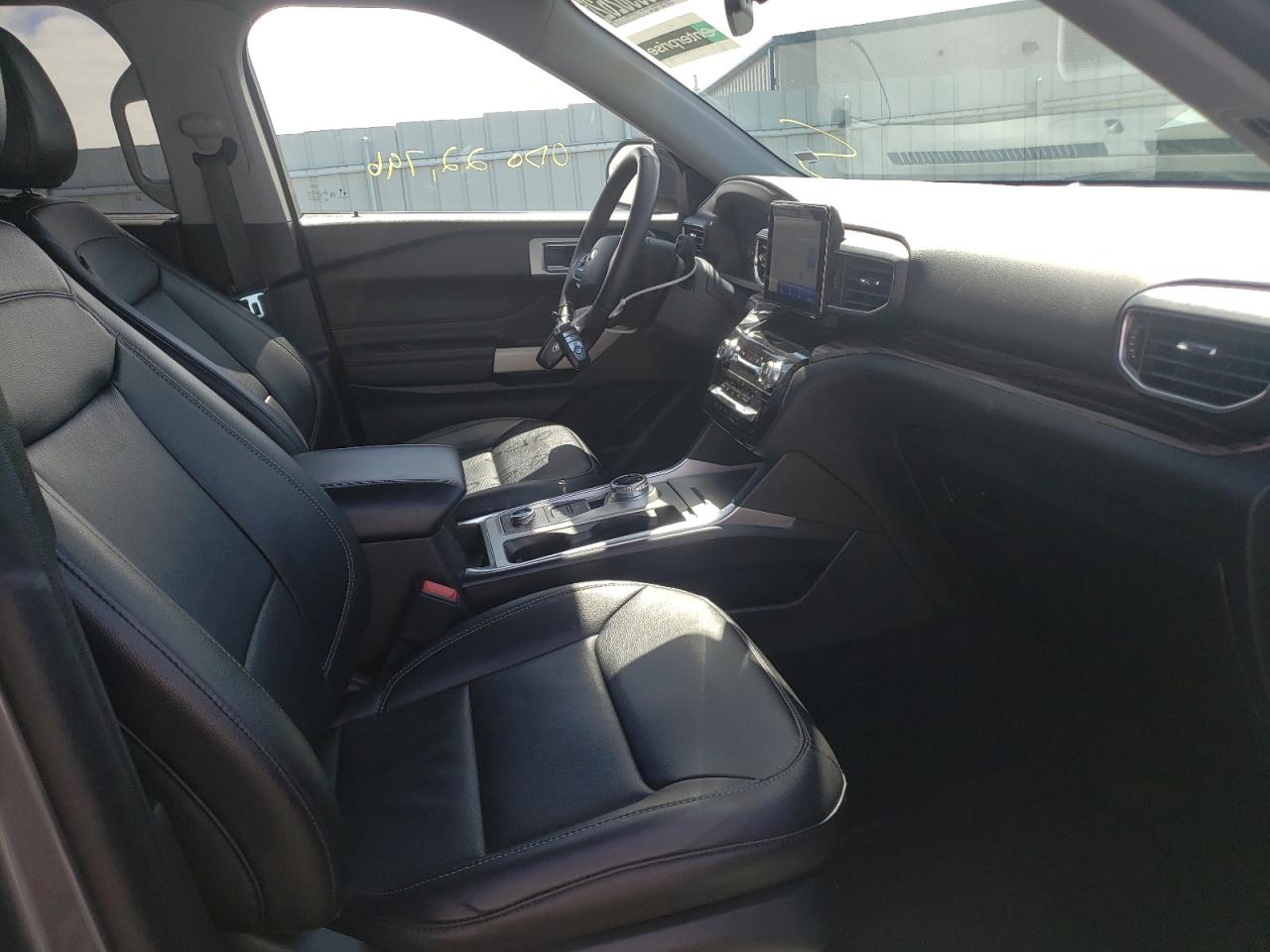 Photo 5 from auction – 2021 FORD EXPLORER L with VIN 1FMSK8FHXMGA86053