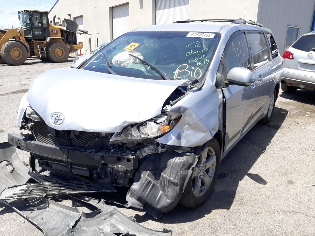 Photo 2 from auction – 2015 TOYOTA SIENNA LE with VIN 5TDKK3DC1FS631001