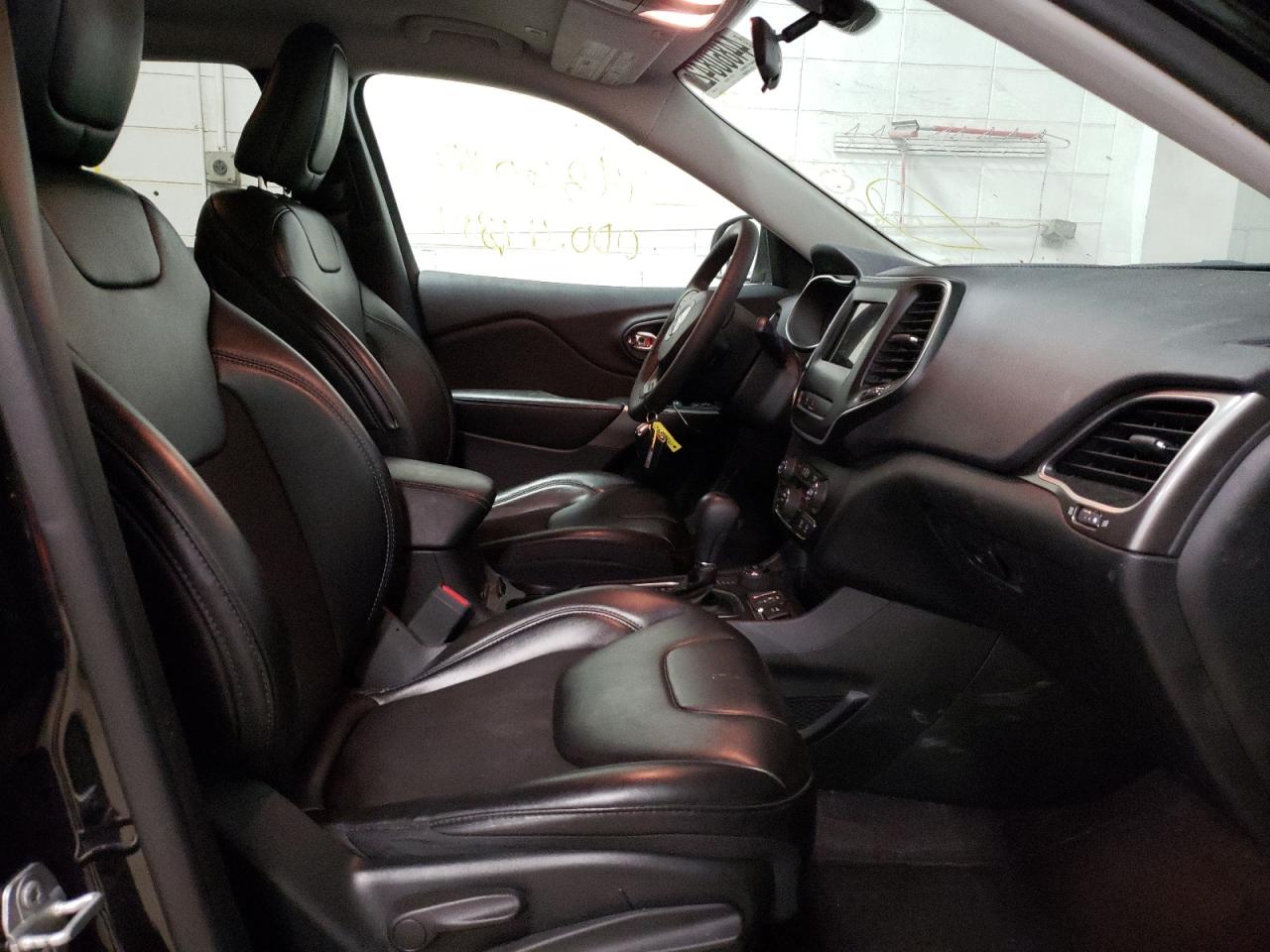 Photo 5 from auction – 2019 JEEP CHEROKEE L with VIN 1C4PJMLX7KD238001