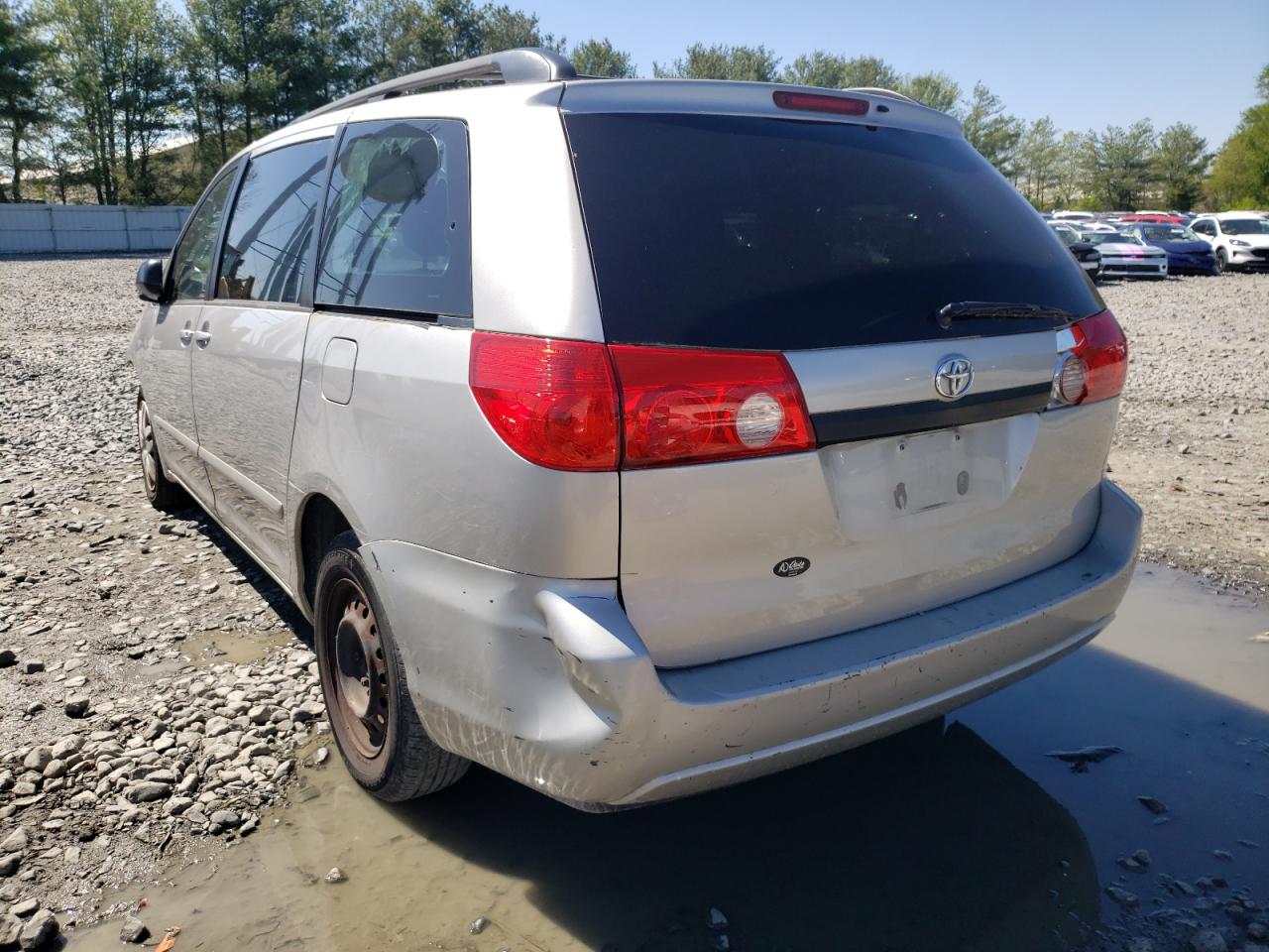 Photo 3 from auction – 2010 TOYOTA SIENNA CE with VIN 5TDKK4CC5AS306352