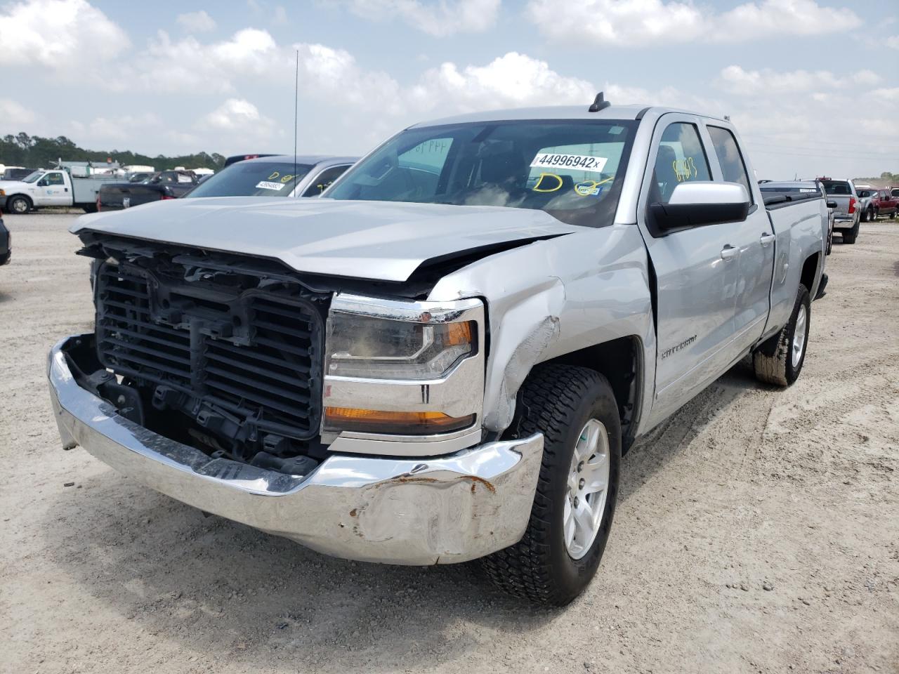 Photo 2 from auction – 2018 CHEVROLET SILVERADO with VIN 1GCRCREC8JZ335719