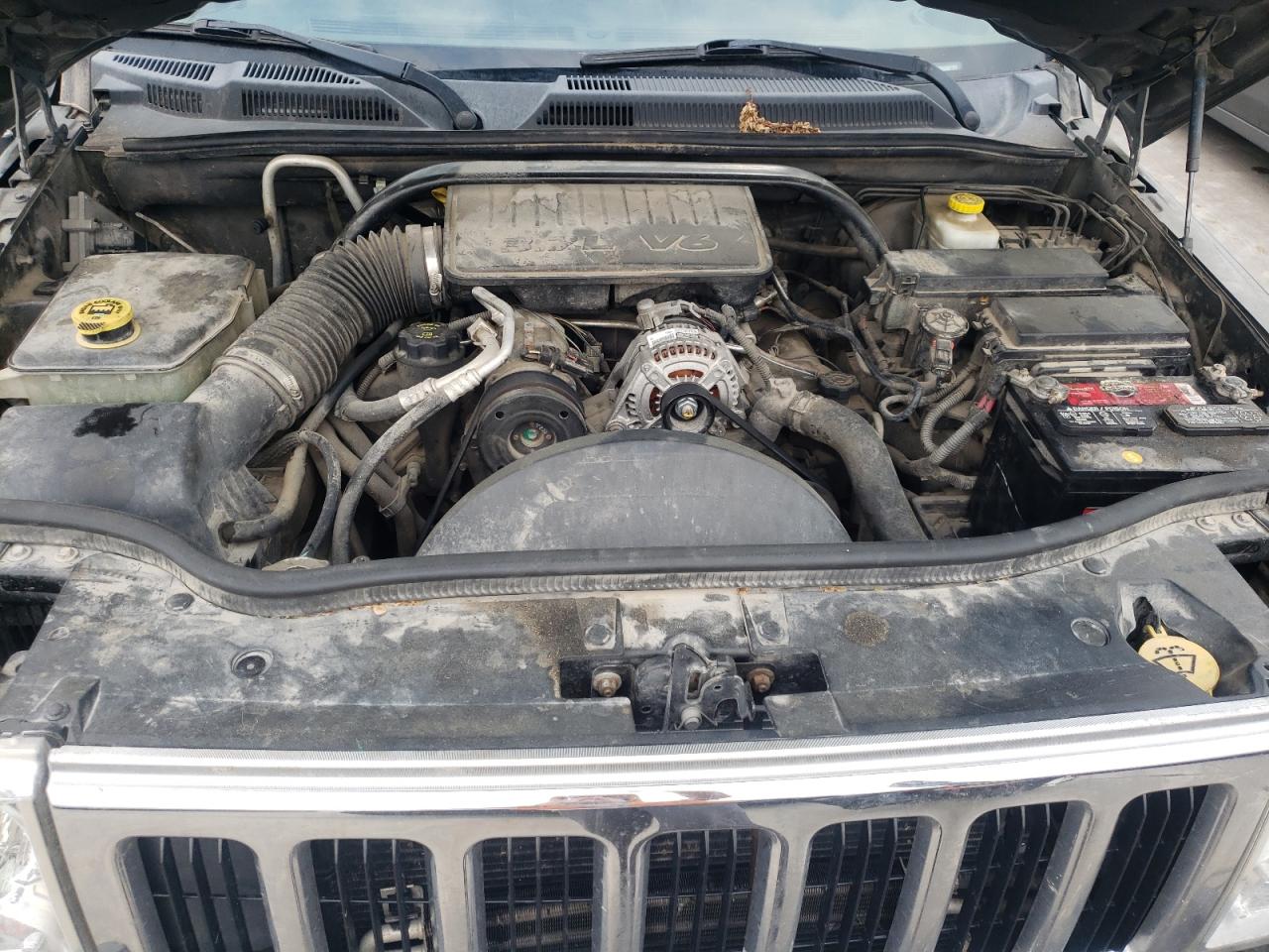 Photo 7 from auction – 2007 JEEP COMMANDER with VIN 1J8HG48K87C647758