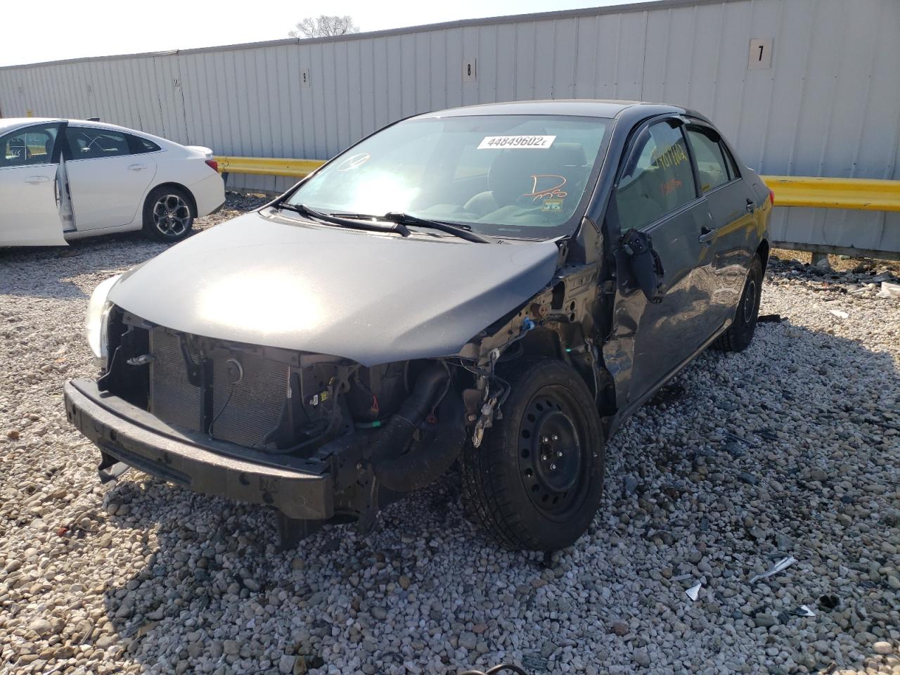 Photo 2 from auction – 2013 TOYOTA CORLLA L L with VIN 2T1BU4EE6DC018071