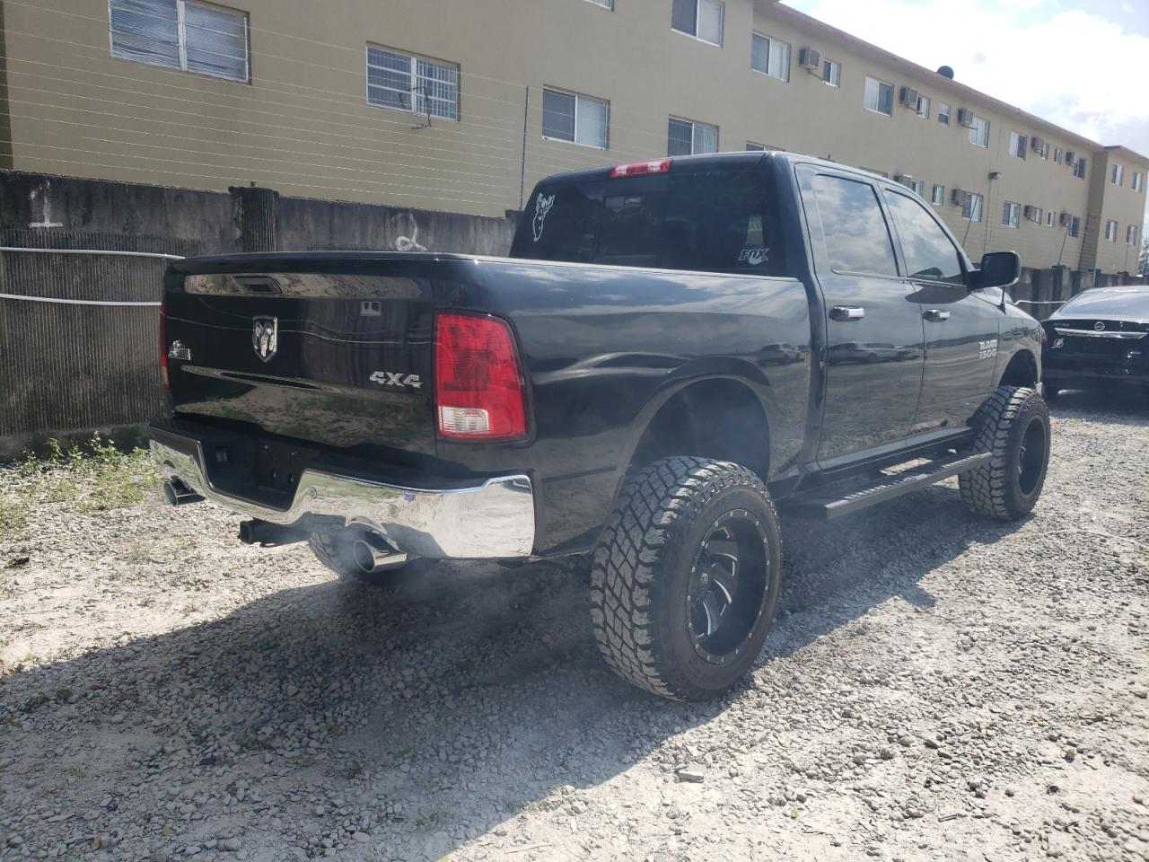 Photo 4 from auction – 2017 RAM 1500 SLT with VIN 3C6RR7LT1HG642902