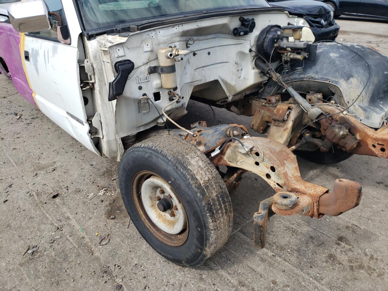 Photo 9 from auction – 1989 GMC SIERRA C25 with VIN 1GTFC24K6KE532240