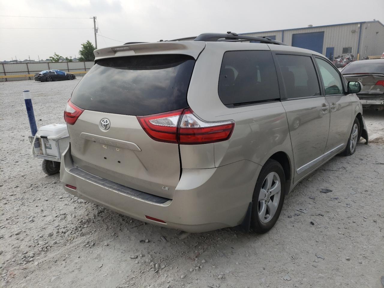 Photo 4 from auction – 2015 TOYOTA SIENNA LE with VIN 5TDKK3DC2FS529870