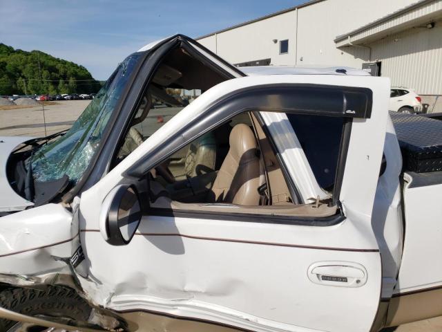 Photo 9 from auction – 2000 FORD F150 with VIN 1FTRX17L8YNA66111