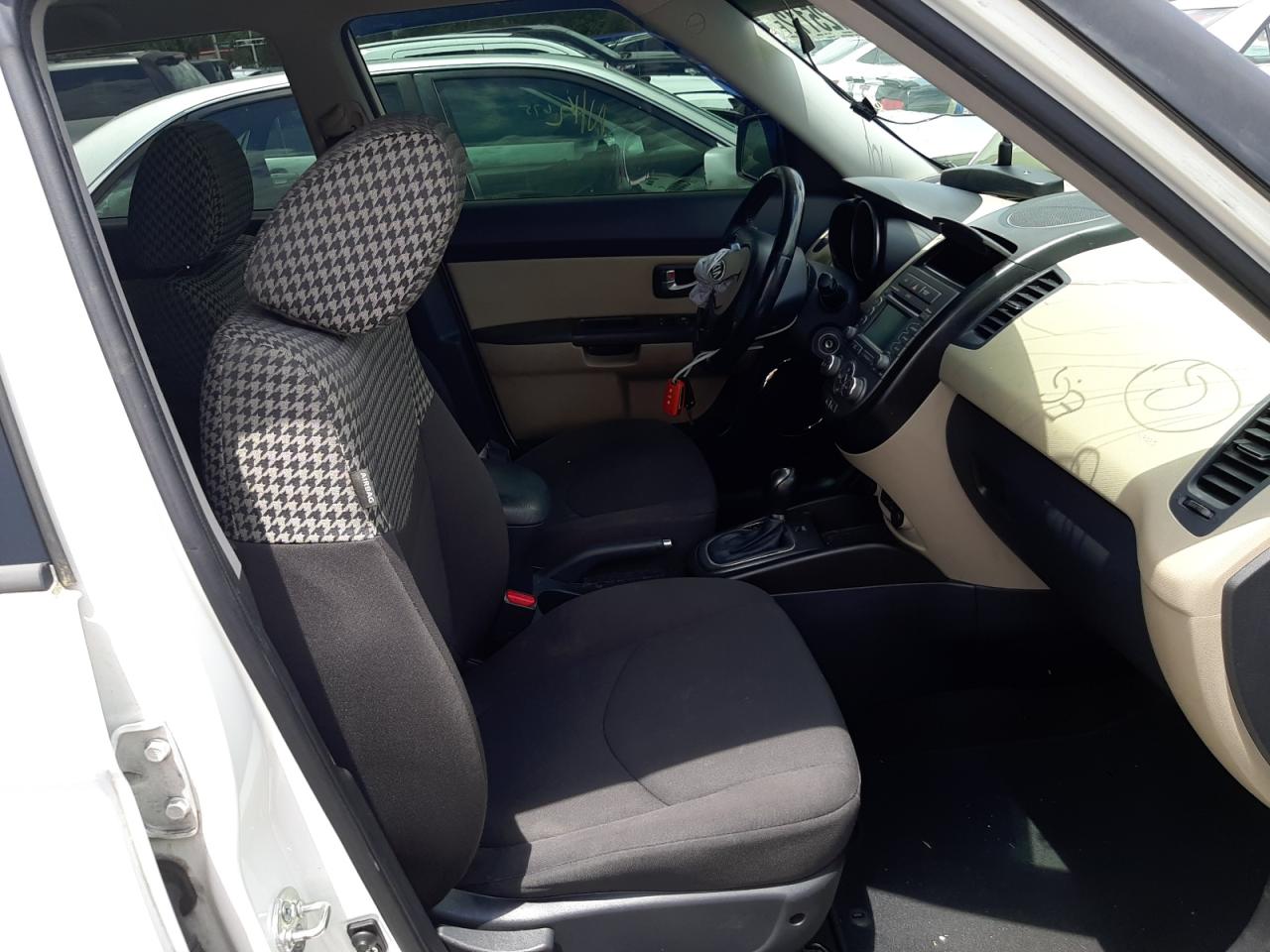 Photo 5 from auction – 2013 KIA SOUL + with VIN KNDJT2A61D7640290
