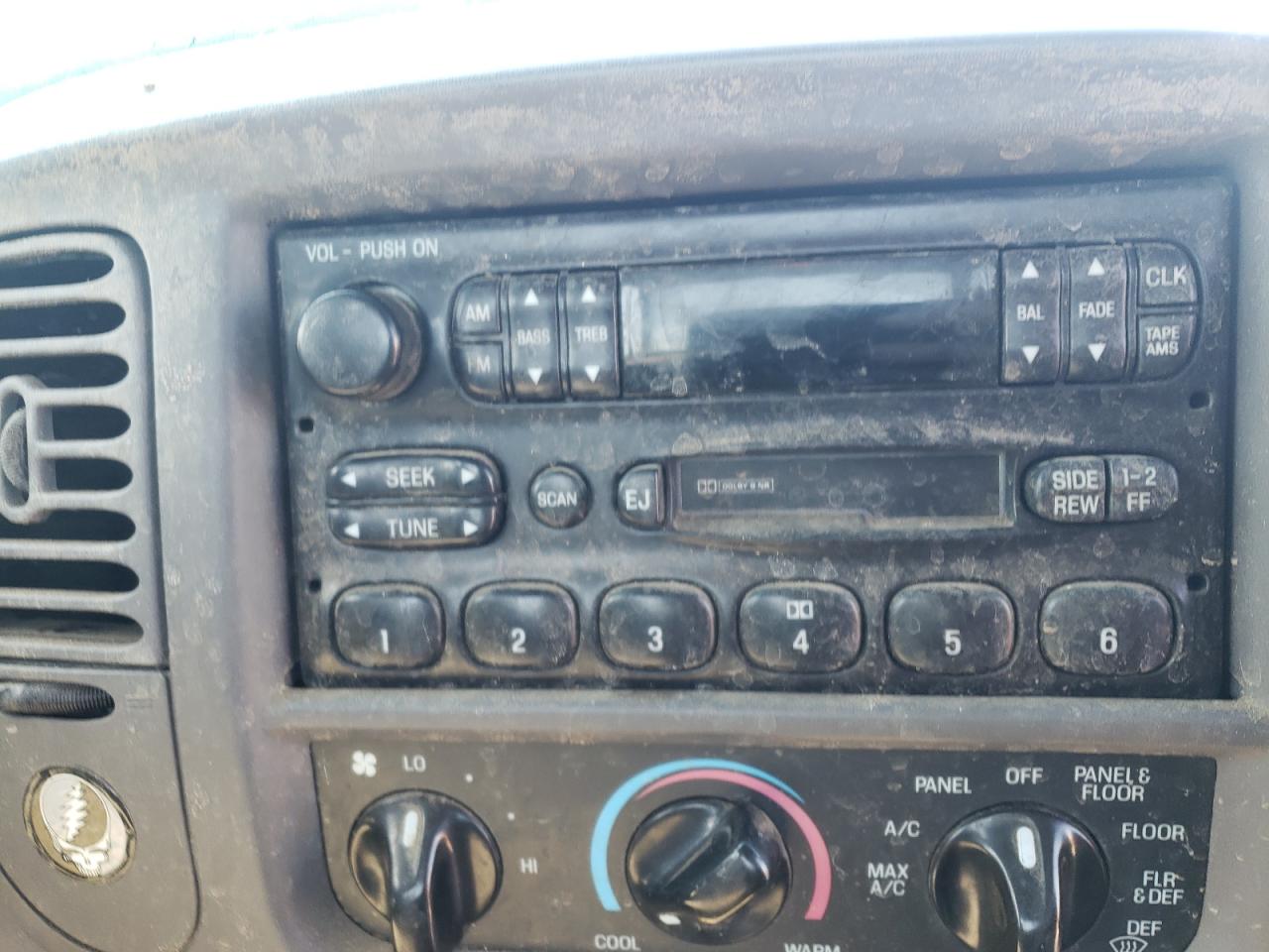 Photo 9 from auction – 2002 FORD F150 with VIN 2FTRF17262CA01247