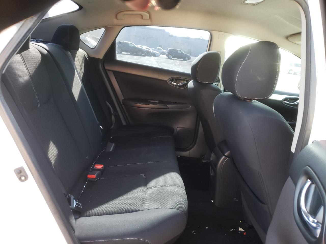 Photo 6 from auction – 2016 NISSAN SENTRA S with VIN 3N1AB7AP1GY236226