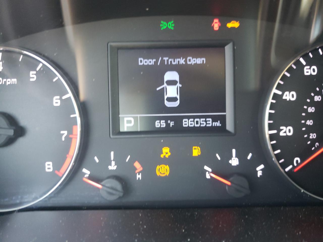 Photo 8 from auction – 2014 KIA CADENZA PR with VIN KNALN4D71E5134102