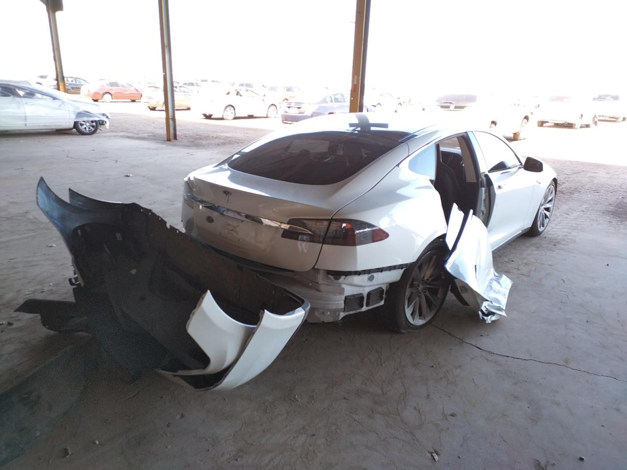 Photo 4 from auction – 2014 TESLA MODEL S with VIN 5YJSA1H13EFP38652