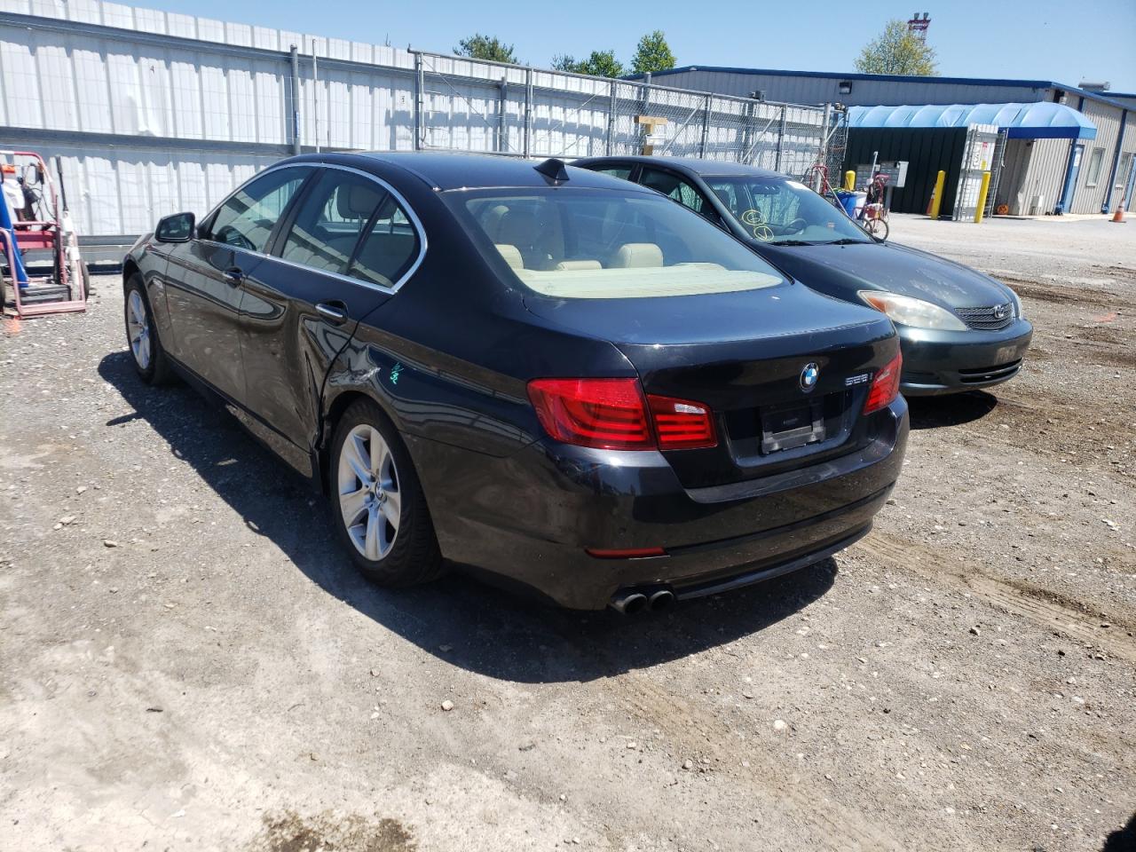 Photo 3 from auction – 2012 BMW 528 XI with VIN WBAXH5C56CDW06912