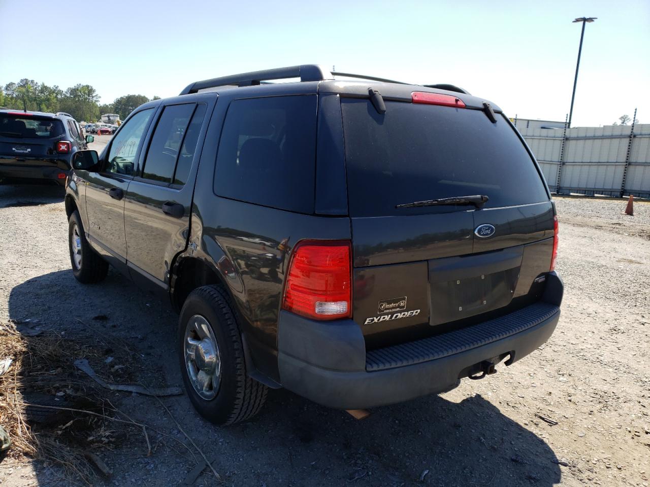 Photo 3 from auction – 2005 FORD EXPLORER X with VIN 1FMZU62K45ZA53487